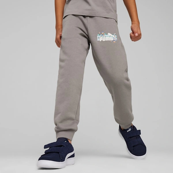 PUMA Zomersportbroekjes: Kleine Avonturiers, Klaar Voor de Zon! ESS+ Camp Vibes.